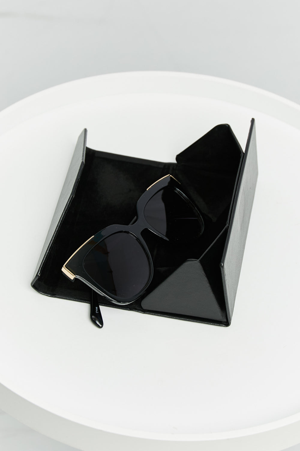 Metal-Plastic Hybrid Full Rim Sunglasses